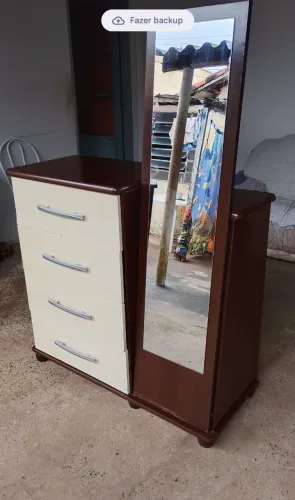 Cômoda com espelho 4 gavetas