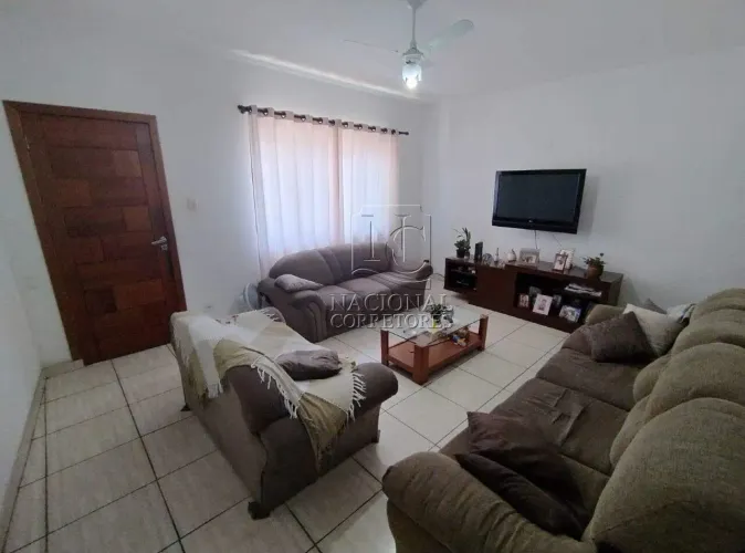 Ótimo sobrado para venda no Bairro Bangú 3 dormitórios e 6 vagas cobertas.