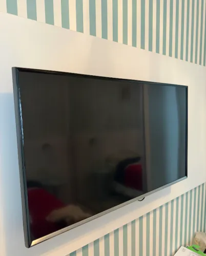 TV Smart de 32 polegadas, Full HD.
