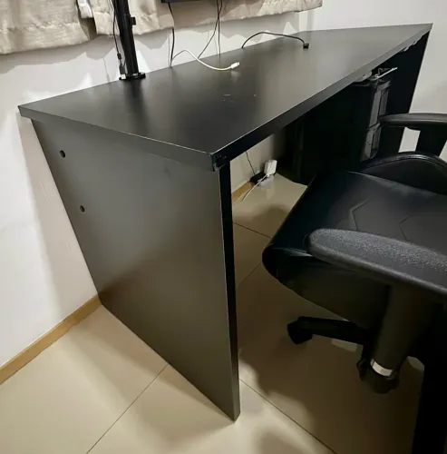 Mesa de Escritório Preta 160 cm - Espaçosa para Home Office