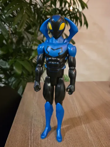 Boneco Besouro Azul Liga da Justiça articulado da Mattel