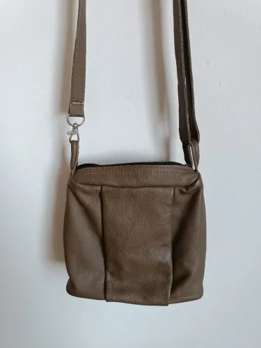 Bolsa de couro artesanal