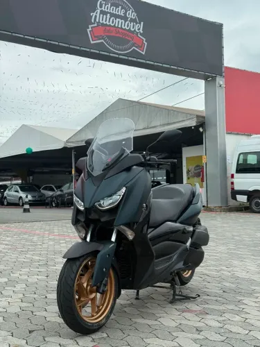 Yamaha Xmax 250 ABS com apenas 12.000km.