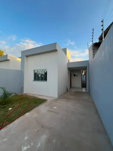 CRISTO REI CASA NOVA COM SUITE ÁREA CENTRAL DO BAIRRO
