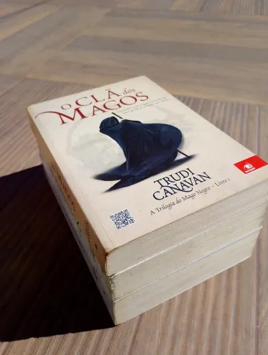 Trilogia do Mago Negro - Trudi Canavan