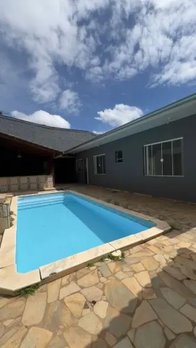 Excelente casa a venda em bairro nobre de Varginha