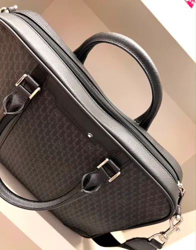 Linda Bolsa Masculina Mont Blanc Original e Nova comprada na Italia