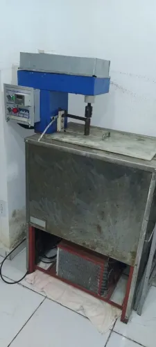 Produtora de picolé + 8formas + 4 extratores