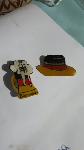 Broches Oktoberfest antigos vintage