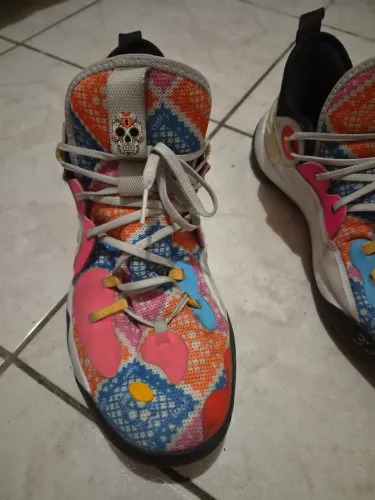 Tênis Adidas Harden Vol. 5 "Day of the Dead" James Harden - Tamanho 45 BR