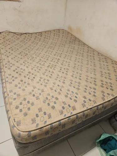 Vende-se cama usada