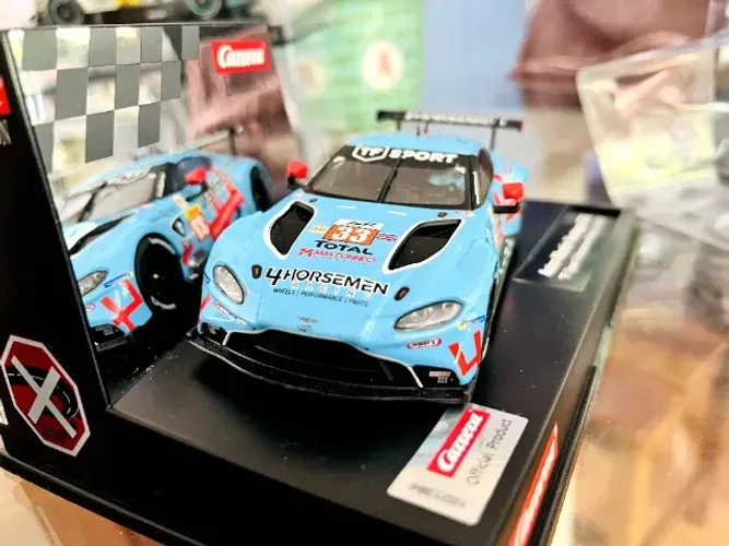 Carrera 27743 Aston Martin Vantage GTE TF Sport 4 Horsemen Racing No.33 Carrera Evolution