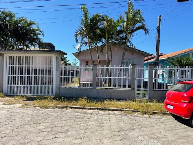 Alugo casa em Jaguaruna 