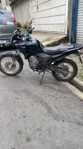 Linda XRE baixa km