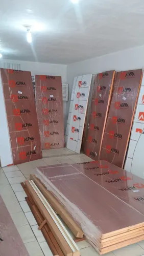 Portas ocas Lisas e Frisadas
