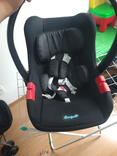 Bebê conforto.