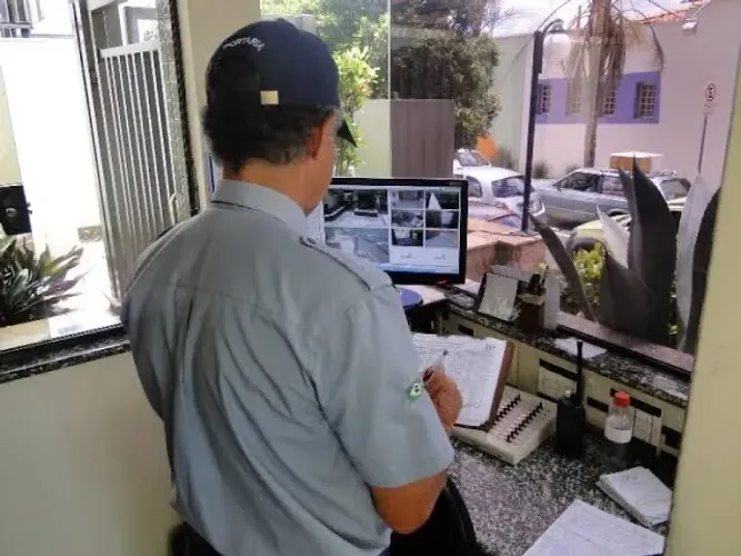 Vaga de porteiro para prédio residencial