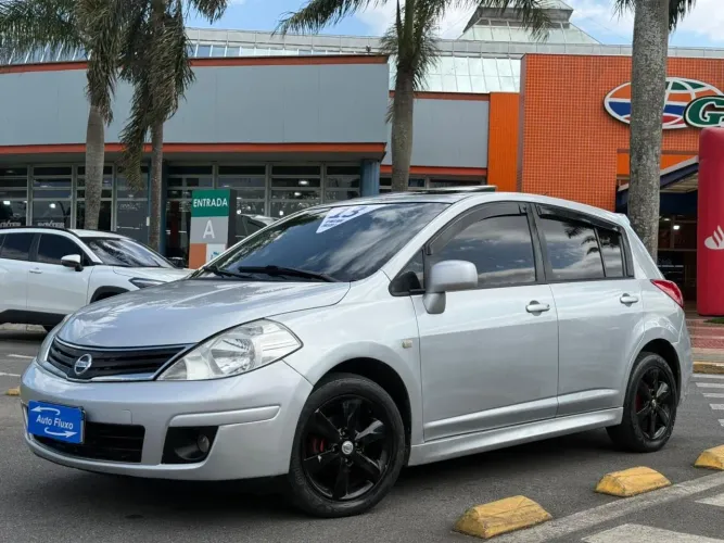 Nissan Tiida SL 1.8/1.8 Flex 16V Aut. 2013