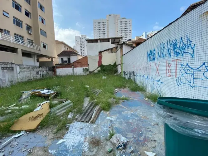 Terreno 300m² à Venda ou Locação no Gonzaguinha São Vicente