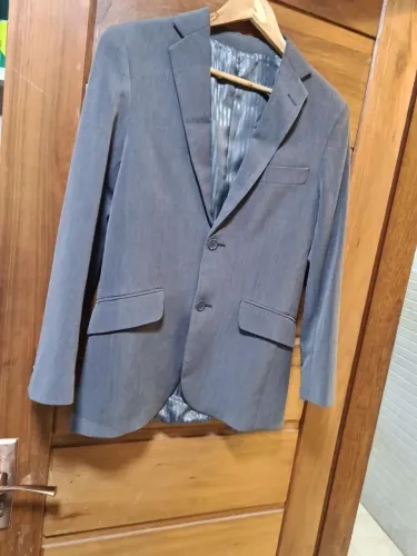 Terno Slin super novo na cor cinza usado apenas 1 vez super novo