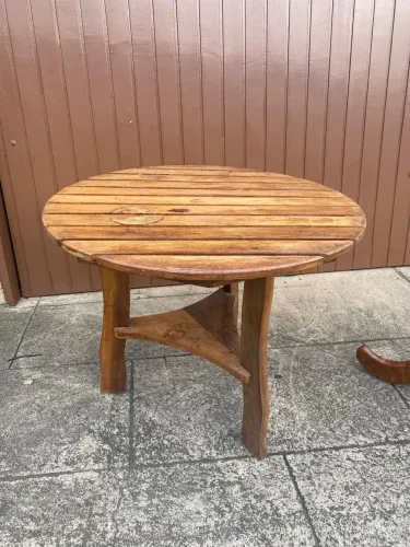 Mesa de Centro/Apoio Redonda em Madeira Maciça - Estilo Ripado Vintage