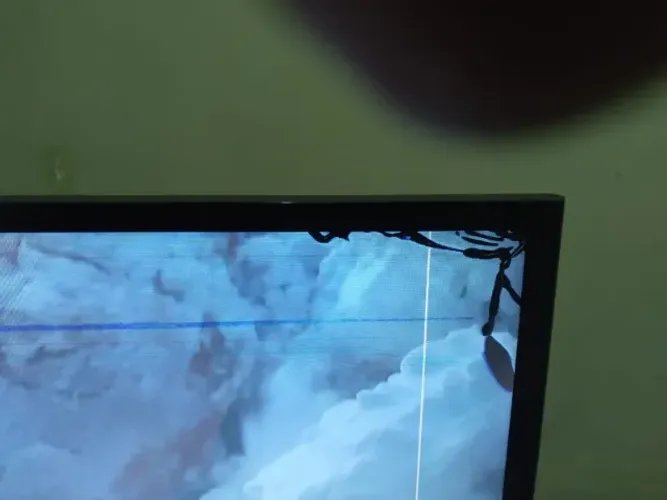Tv Sansung 32 polegadas com pequeno defeito