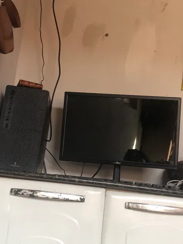 Computador novo ( 1 mês de uso )