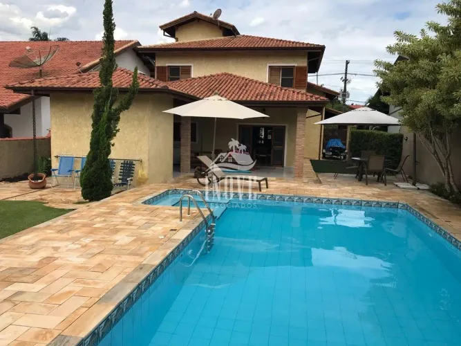Linda Casa em Condomínio à Venda em Morada da Praia, Bertioga-SP 4 Quartos, 2 Suítes, 3 Sa