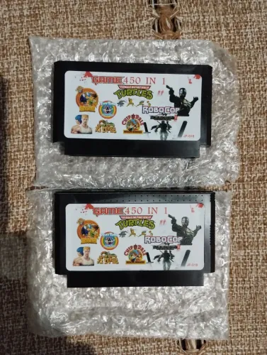 2 CARTUCHOS MULTI JOGOS DE FAMICOM, DYNAVISION, NES 60 PINOS. 80 REAIS OS DOIS