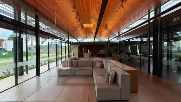 Terreno de esquina no Alphaville Volta Redonda | 504m² | Sol da manhã