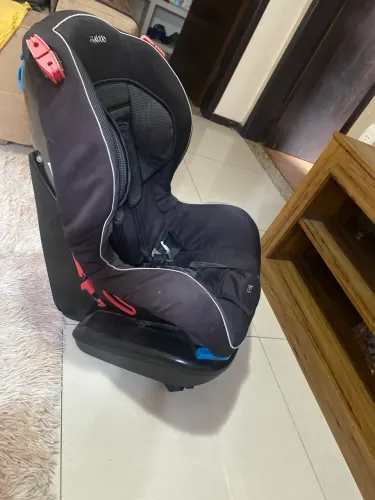 Cadeira de carro bem confortável e segura