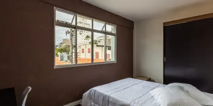 Quarto para locação em apartamento compartilhado na Trindade