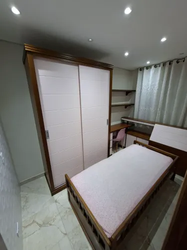 Jogo de quarto madeira maciça 