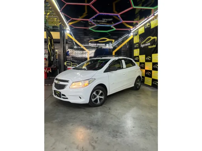 Chevrolet Onix Hatch LS 1.0 8V Flex Power Mec. 4P 2015