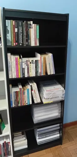 Estante linda, da Tok&Stok, preta, cinco prateleiras