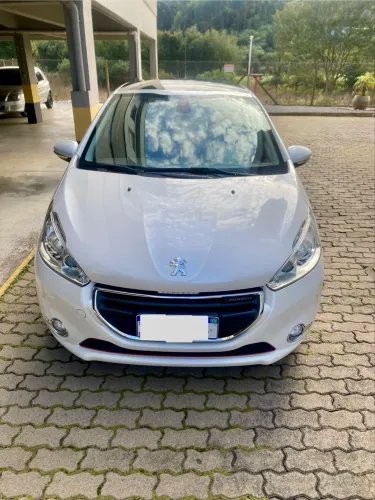 Peugeot 208 Griffe 1.6 Flex 16V 5P Aut. 2014