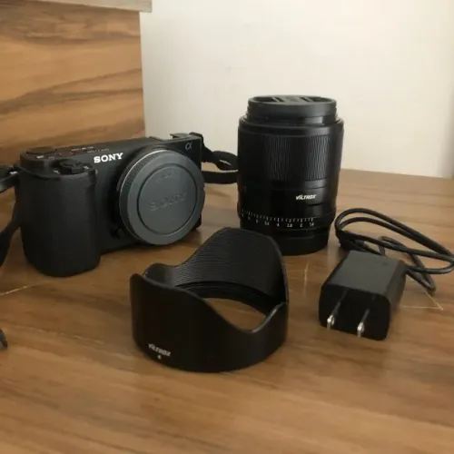 Câmera Sony ZVE-10 + lente viltrox 23mm