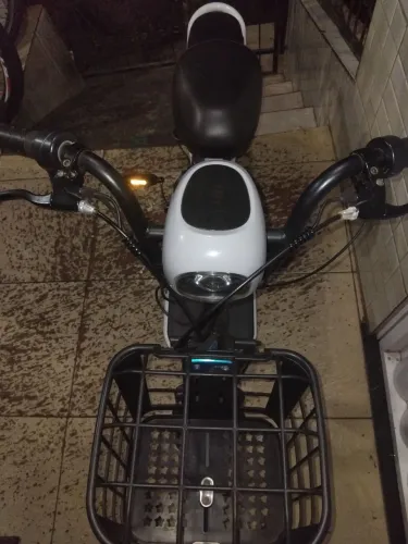Moto bike elétrica semi nova
