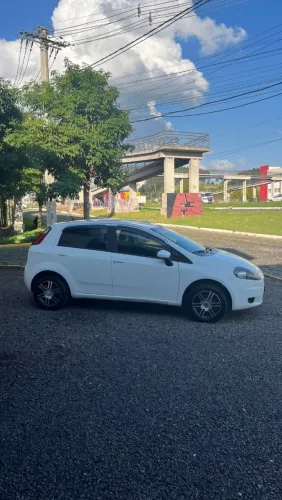 Fiat Punto Attractive 1.4 Fire Flex 8V 5P 2011