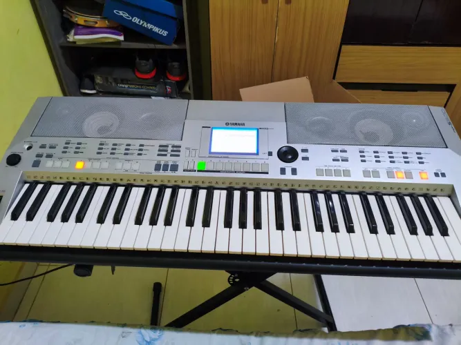 Yamaha psr s500