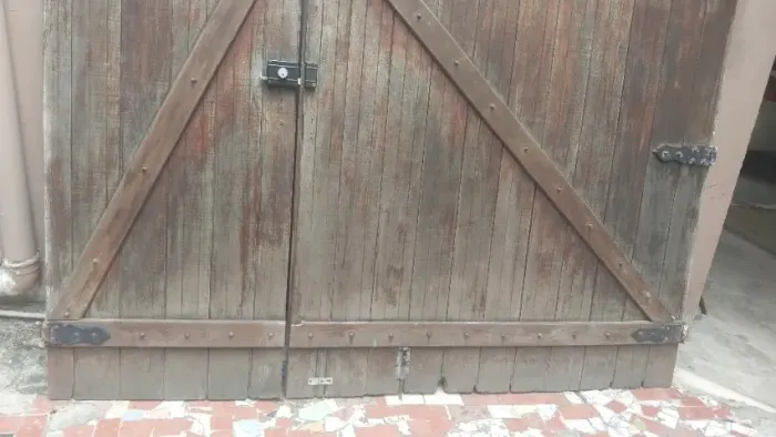 Portão de Madeira maciça ( Garagem e Social )