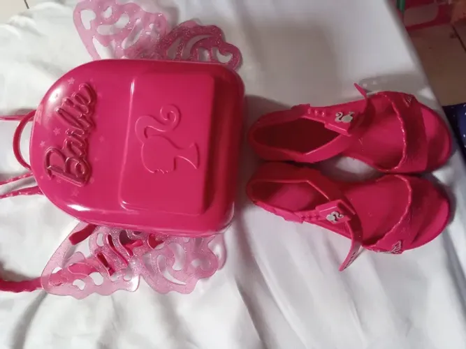MENOR VALOR!!! Conjunto Bolsa+Sandália Barbie n.26/27