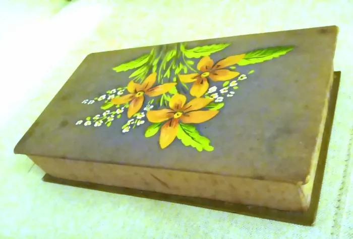 Antiga Caixa Porta Jóias/ Costura...