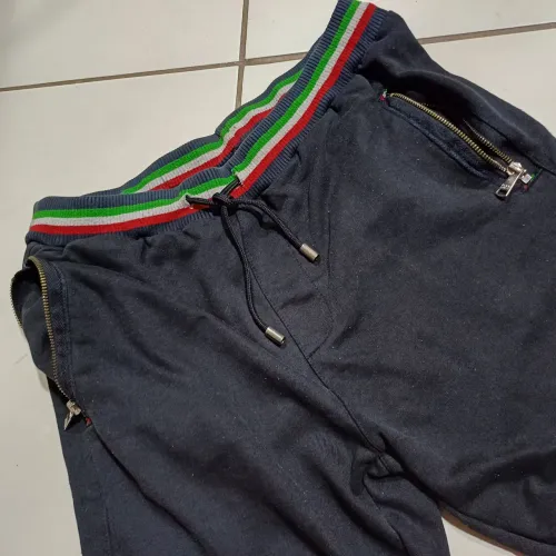 Dolce & gabbana calça moleton original vista 5000 reais. Chance unica