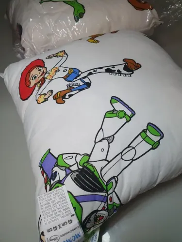 Almofadas Toy Story ou Mickey - Novo
