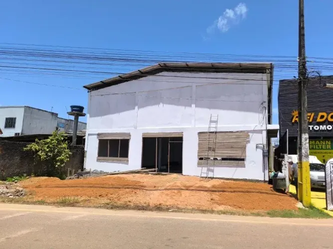 Galpão Comercial disponível para LOCAÇÃO medindo 13m de frente por 22m de fundo.