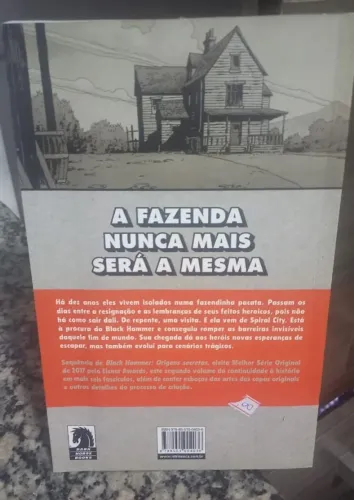 Livro Black Hammer - O Evento