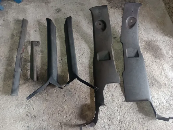 Acabamento da coluna da caminhonete S10 ano 2000 (cabine dupla)