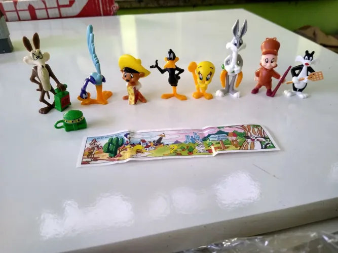 Miniaturas Looney Tunes - Kinder Ovo colecionador