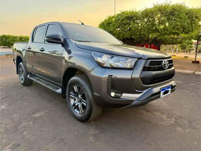 Toyota Hilux CD SR 4X4 2.8 TDI Diesel Aut. 2024
